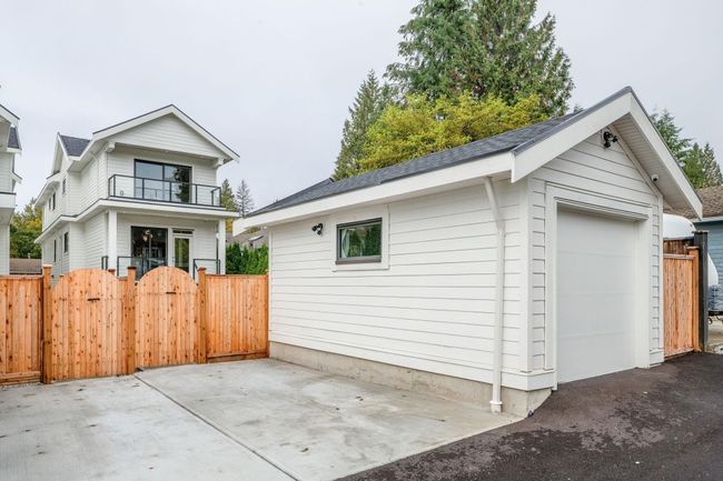 1742 Bewicke Avenue, House other with 5 bedrooms, 4 bathrooms and 2 parking in North Vancouver BC | Image 23