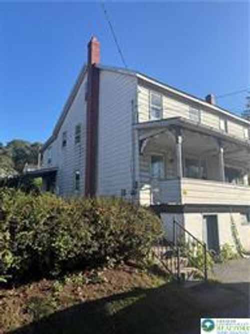 102 Greenwood St, Coaldale, PA, 18218-1012 | Card Image