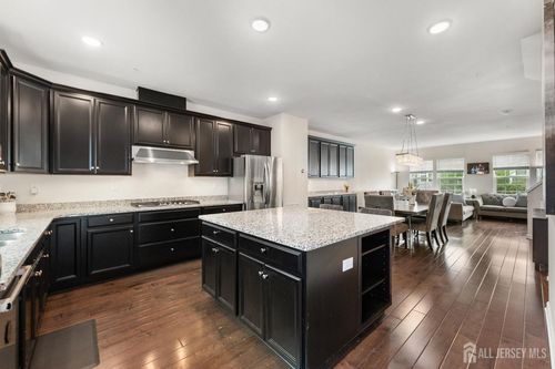 12 Marshall Ln, Wood Ridge, NJ, 07075-2521 | Card Image