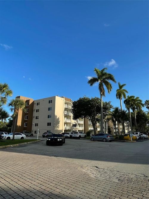 2312a-6950 Nw 186th St, Hialeah, FL, 33015-3253 | Card Image