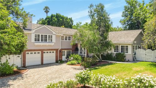 20300 Delita Dr, Woodland Hills, CA, 91364-3520 | Card Image