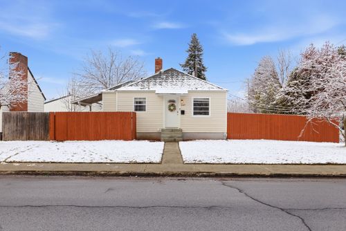 5427 N Whitehouse St, Spokane, WA, 99205-5158 | Card Image