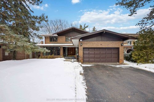 4 Strath Humber Crt, Etobicoke, ON, M9A4C7 | Card Image