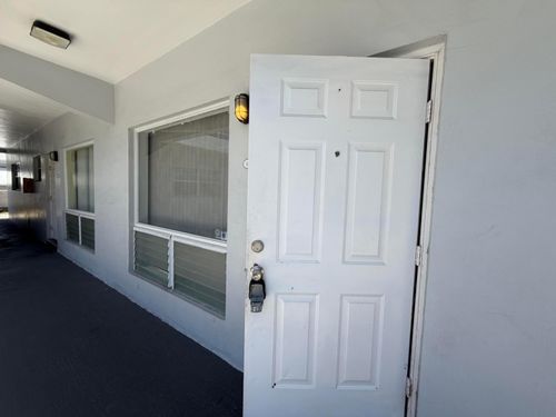 104-915 Ne 8th St, Hallandale Beach, FL, 33009-2690 | Card Image