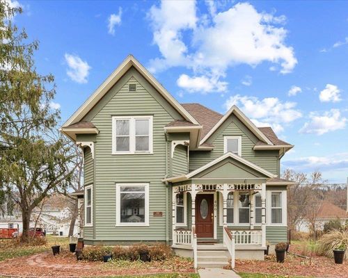 406 Center Ave, Decorah, IA, 52101-1412 | Card Image