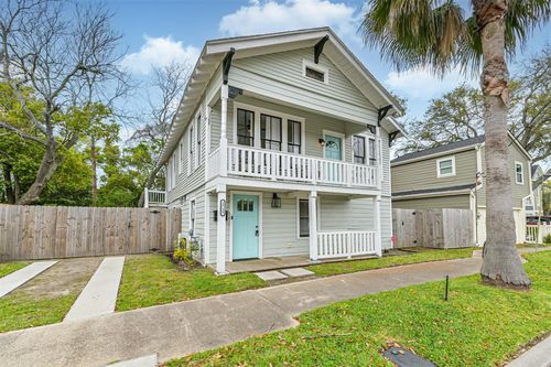 1715 30th St, Galveston, TX, 77550-6812 | Card Image