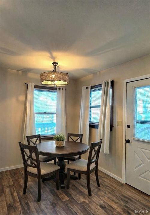 152 S Lake Dr, Leslie, MO, 63056-2405 | Card Image