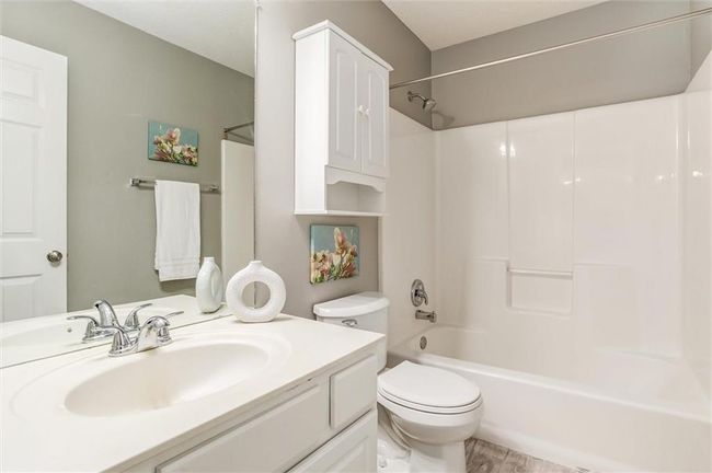 En suite bath | Image 23