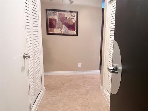 apt-518-3300 Ne 36th St, Fort Lauderdale, FL, 33308-6728 | Card Image