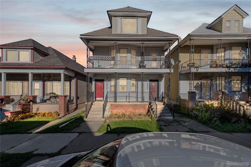 11428 Lumpkin St, Hamtramck, MI, 48212-2976 | Card Image