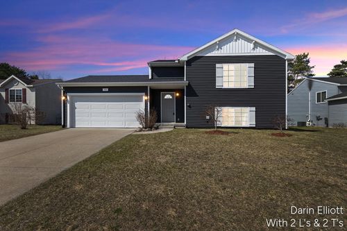 749 Pine Ridge Dr, Belding, MI, 48809-9104 | Card Image