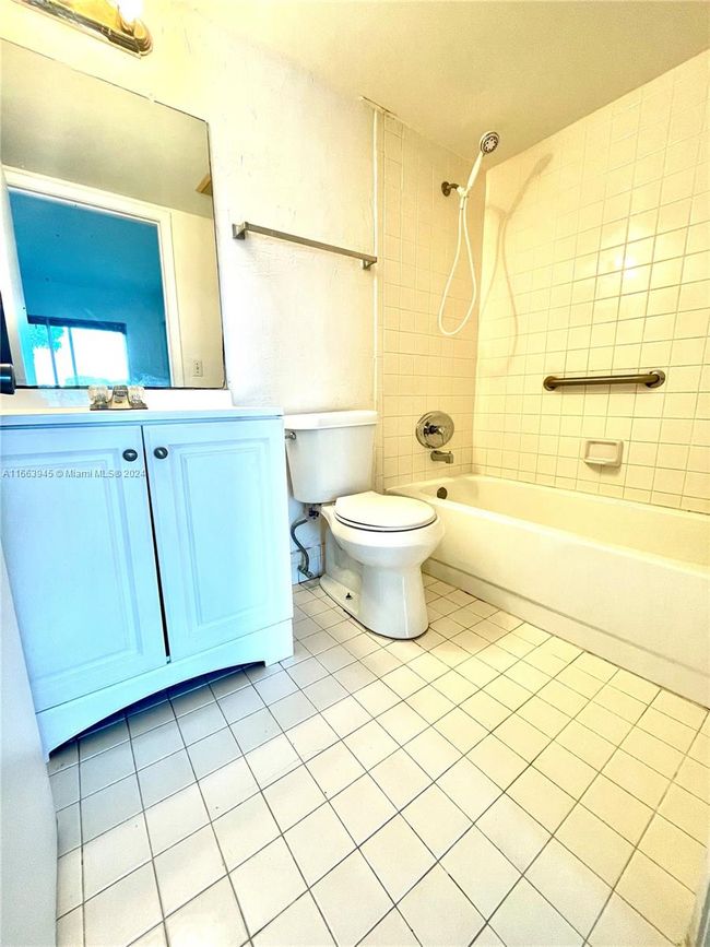 APT-203A - 1251 Sw 134 Th Way, Condo with 1 bedrooms, 2 bathrooms and null parking in Pembroke Pines FL | Image 21