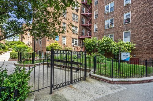apt-6g-66 Yellowstone Blvd, Forest Hills, NY, 11375-2549 | Card Image