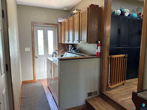 533 S Juniper St, Freeman, SD, 57029-2312 | Card Image