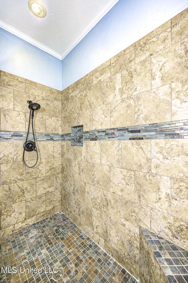 Primary Bathroom 5 | Image 32