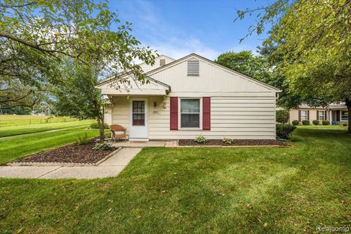 2921 Rockford Court, Orion Twp, MI, 48360 | Card Image