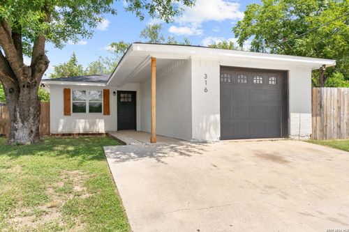316 George Ct, Kerrville, TX, 78028-3267 | Card Image