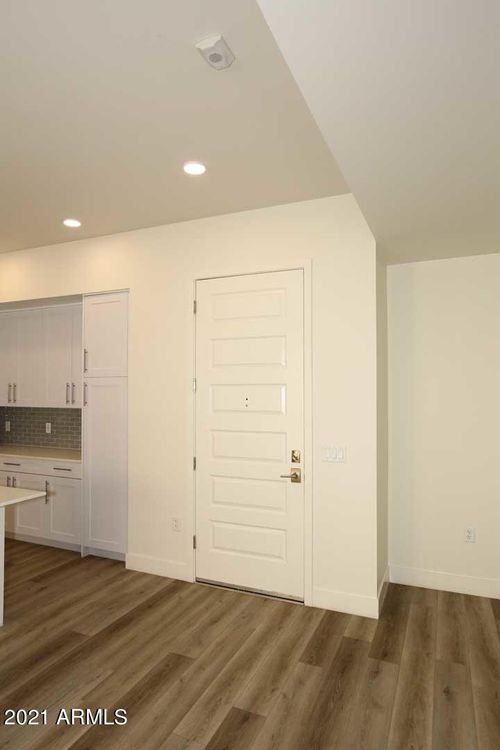 1018-7300 E Earll Dr, Scottsdale, AZ, 85251-7265 | Card Image