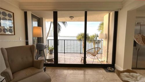 apt-201-801 N Venetian Dr, Miami Beach, FL, 33139-1006 | Card Image