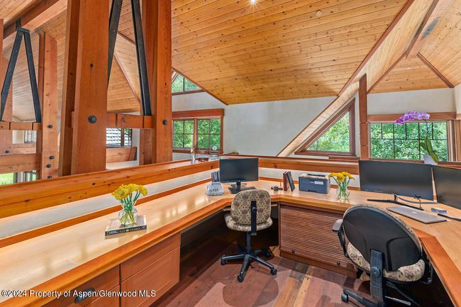 Designed to capture river views and sounds; adjacent to primary suite. | Image 46