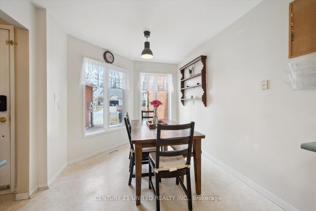 1343 Eagle Cres, House attached with 3 bedrooms, 2 bathrooms and 2 parking in Peterborough ON | Image 17