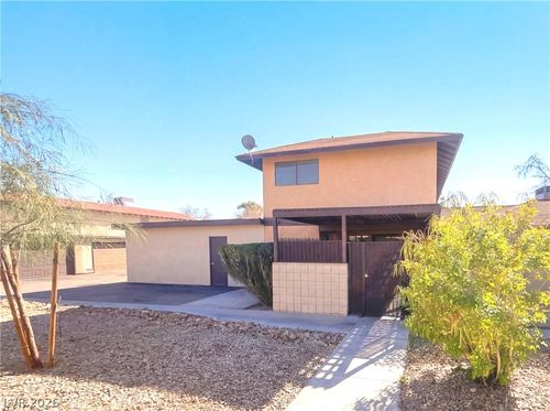 5097 Village Dr, Las Vegas, NV, 89142-1838 | Card Image