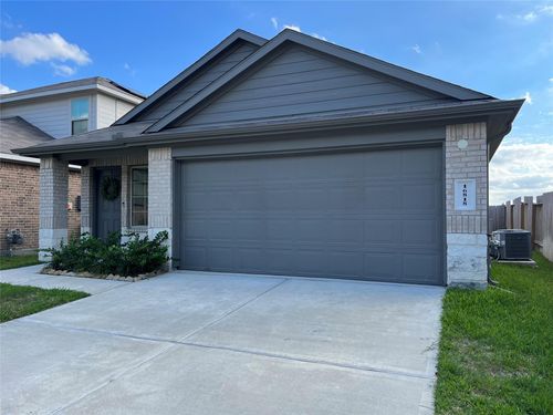 16818 Short Pines Dr, Conroe, TX, 77302-2228 | Card Image