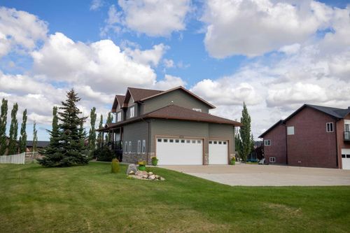 7726 Saxony Rd, County Of Grande Prairie No. 1, AB, T8X0G4 | Card Image