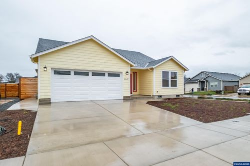2037 Waterford St Se, Albany, OR, 97322-8930 | Card Image