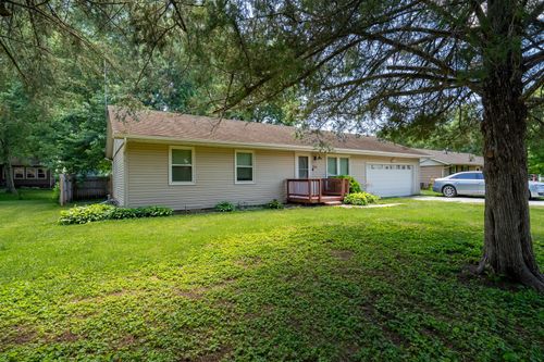 306 Olive St, Minier, IL, 61759-7558 | Card Image