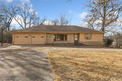 624 E South Ave, Harrison, AR, 72601-5300 | Card Image