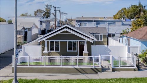 1027 E 10th St, Long Beach, CA, 90813-4723 | Card Image
