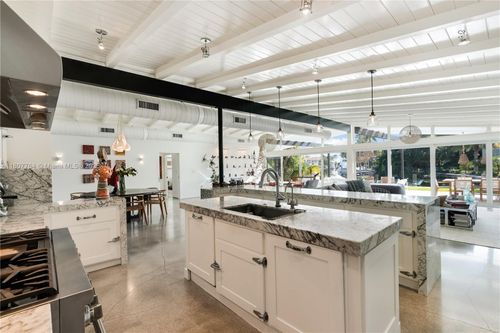 270 Island Dr, Key Biscayne, FL, 33149-2412 | Card Image