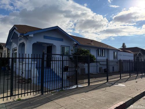 1934 38th Ave, Oakland, CA, 94601-3746 | Card Image