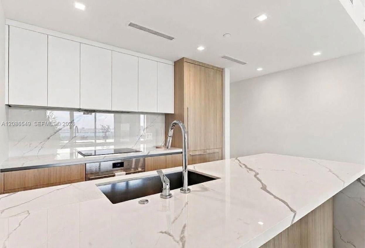 Residential Lease in North Miami 5