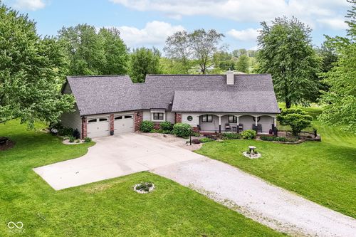 2345 S Honey Creek Rd, Greenwood, IN, 46143-9516 | Card Image