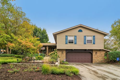 6S561 Bridlespur Drive, Naperville, IL, 60540 | Card Image