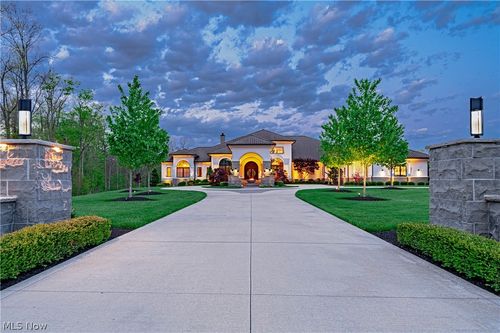 1433 Ridgemont Trl, Hinckley, OH, 44233-9211 | Card Image