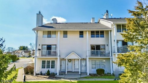 10 Amherst Ct, Hamburg, NJ, 07419-1335 | Card Image