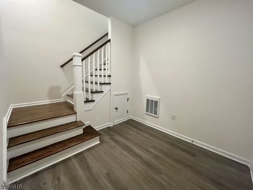 223 Myrtle Rd, Warren, NJ, 07059-5369 | Card Image