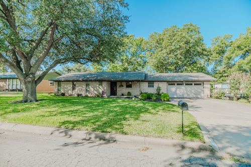 1320 N Magnolia Dr, Stephenville, TX, 76401-2062 | Card Image