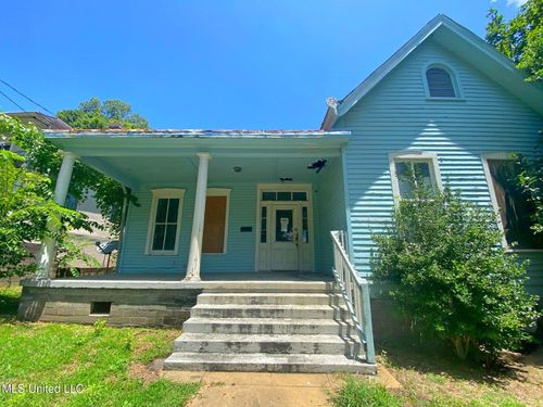 1127 Harrison St, Vicksburg, MS, 39180-3655 | Card Image