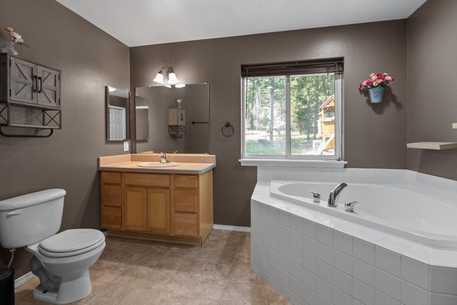 primary bedroom en suite | Image 21