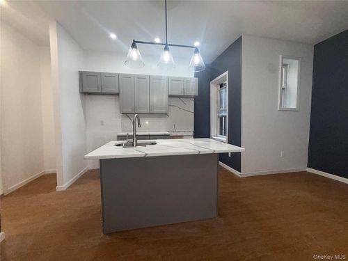 3b-324 Eldert St, Brooklyn, NY, 11237-6204 | Card Image