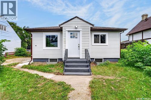 584 7th St E, Prince Albert, SK, S6V0S5 | Card Image