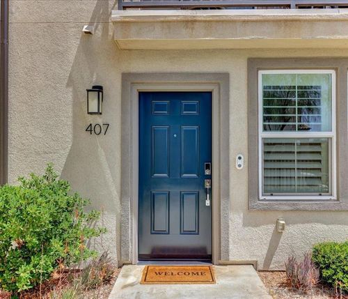 407 Atlas Gln, Escondido, CA, 92025-6480 | Card Image