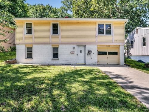 8110 Ne 48th Ter, Kansas City, MO, 64119-4211 | Card Image