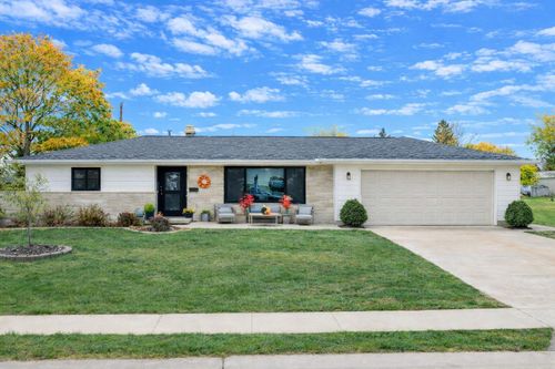 309 Cole Dr, Wapakoneta, OH, 45895-1235 | Card Image