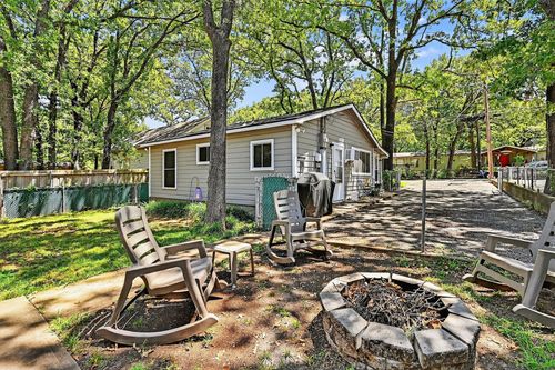 273 Sherman Dr, Pottsboro, TX, 75076-4185 | Card Image