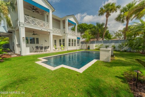 427 6th St N, Jacksonville Beach, FL, 32250-5629 | Card Image